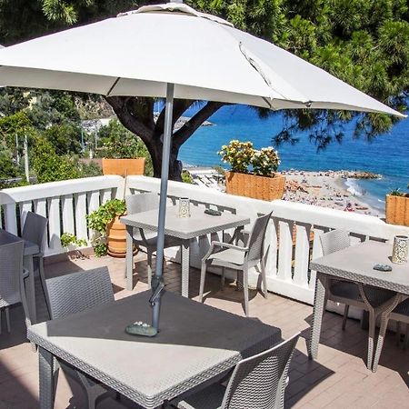 Albergo Miramare Bergeggi Exterior foto